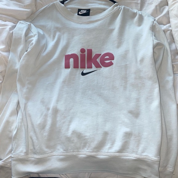 nike sweatshirt